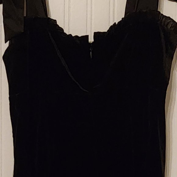 DANIELLE BERNSTEIN Women's Balck Velvet Shoulder Bow Tie Mini Dress - NWT - Picture 5 of 7